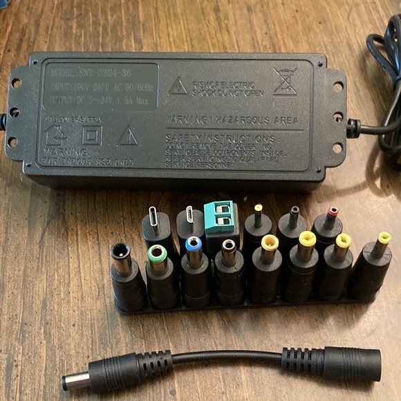 Adjustable Power Adapter- NWT - Picture 4 of 9